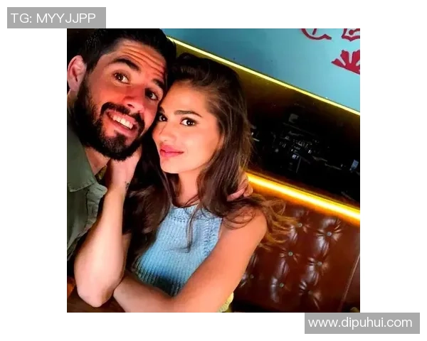 足球明星与女性的浪漫故事揭秘他们的私密生活与情感纠葛